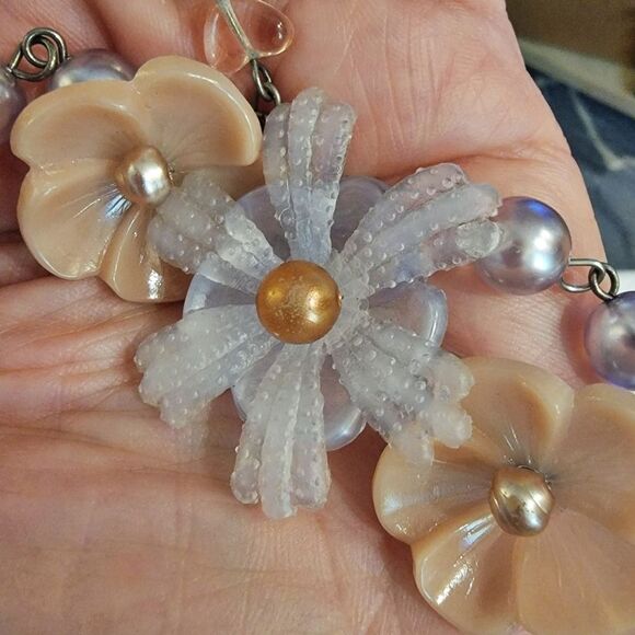 Sabika SS19 White Coral Resin Flowers Silver Pearl Beads Bracelet - Picture 5 of 5